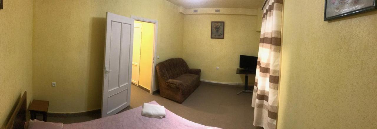 Best Hostel Republic Square Ереван Экстерьер фото